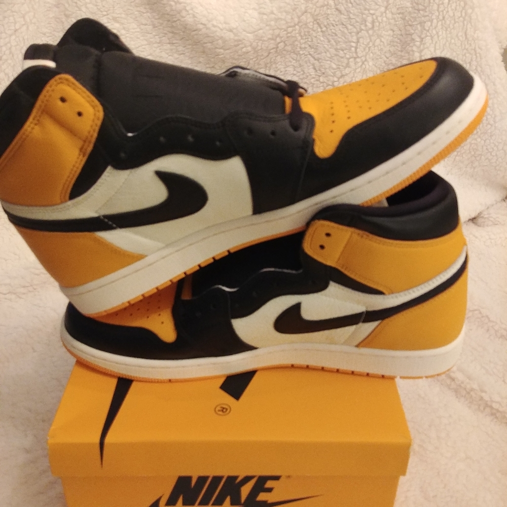 Air Jordan 1 Taxi High
